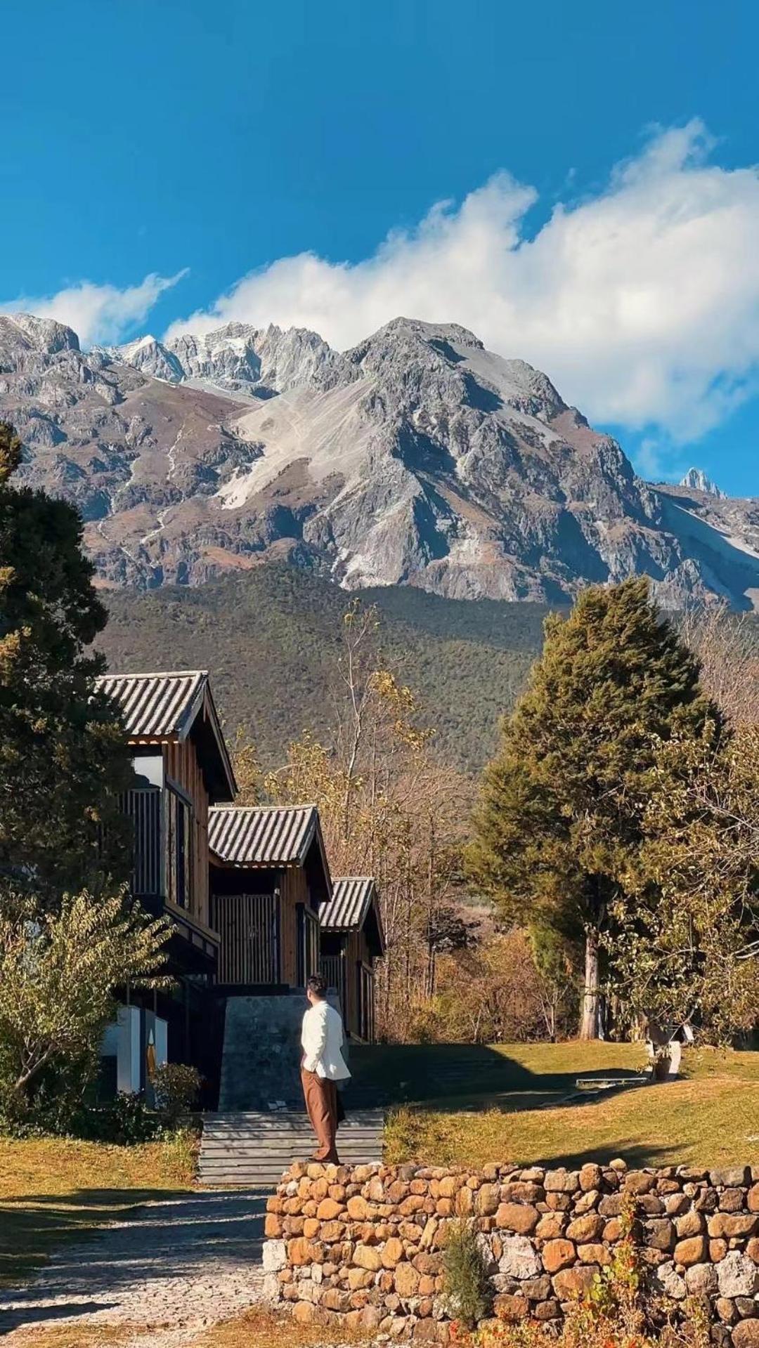 The Rock Hotel Лицзян Экстерьер фото